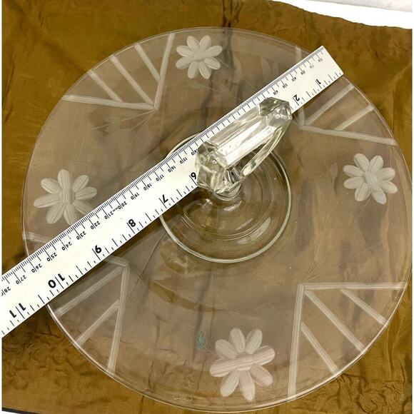 VTG Etched Clear Crystal Center Handle Tray Plate with Etched Flowers 10.5" - Picture 4 of 16